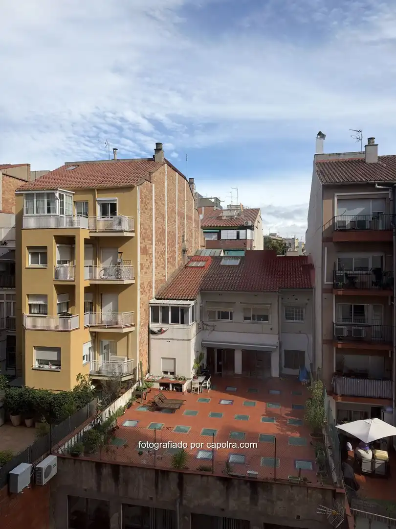 Vista exterior de Oficina de lloguer en Barcelona amb Aire condicionat i Calefacció