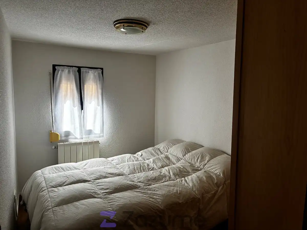 Schlafzimmer von Wohnung zur Miete in Segovia mit Heizung, Parkett und Möbliert