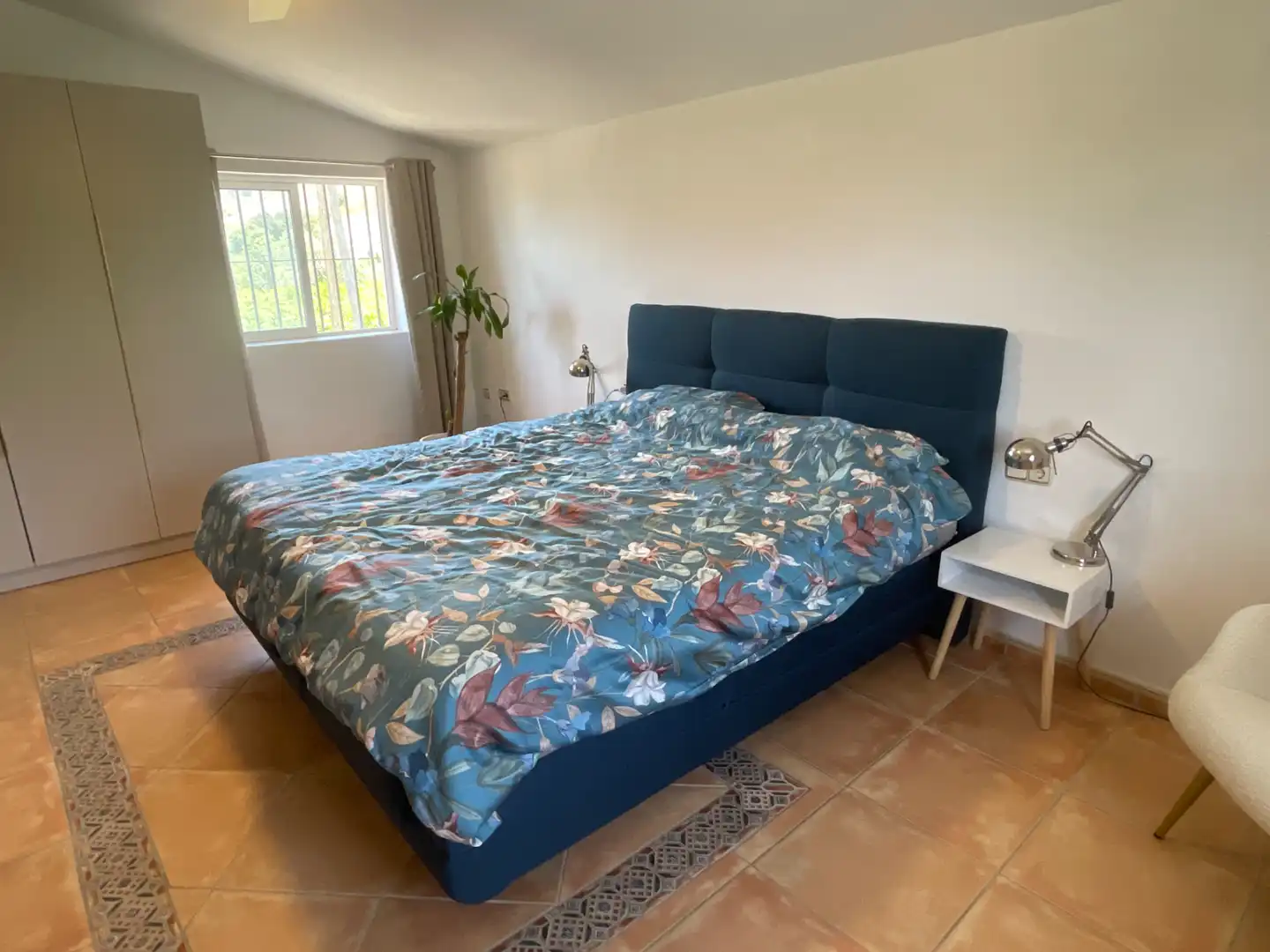 Dormitori de Finca rústica en venda en Álora amb Aire condicionat, Calefacció i Jardí privat