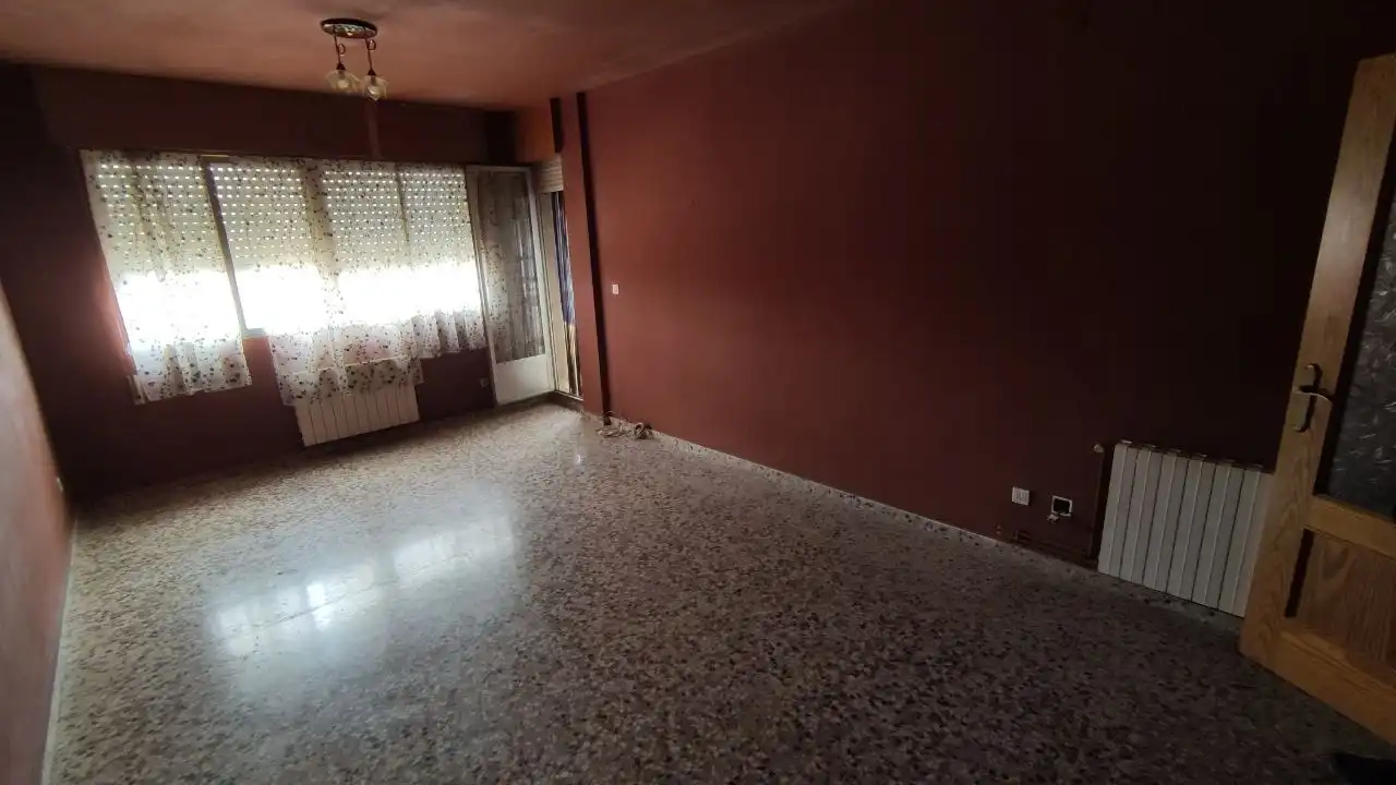 Piso en venta en La Gineta con Calefacción y Balcón