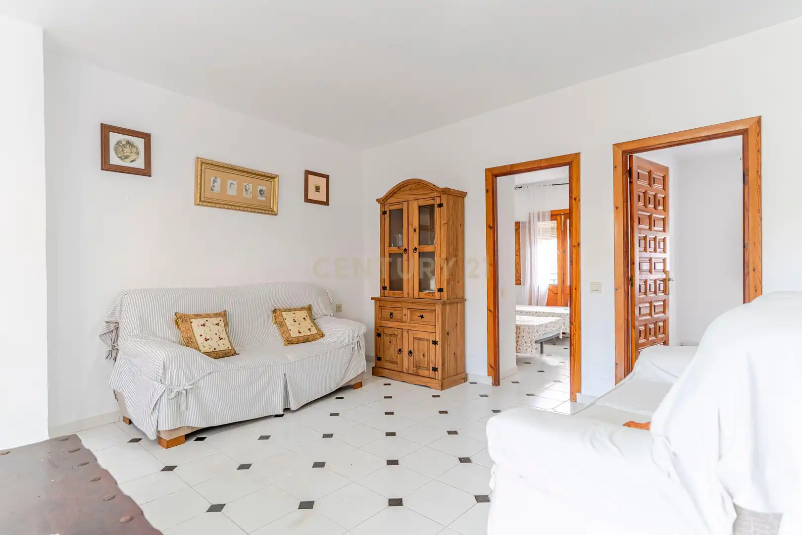 Sala d'estar de Casa adosada en venda en Ugíjar amb Aire condicionat, Forn i Rentadora