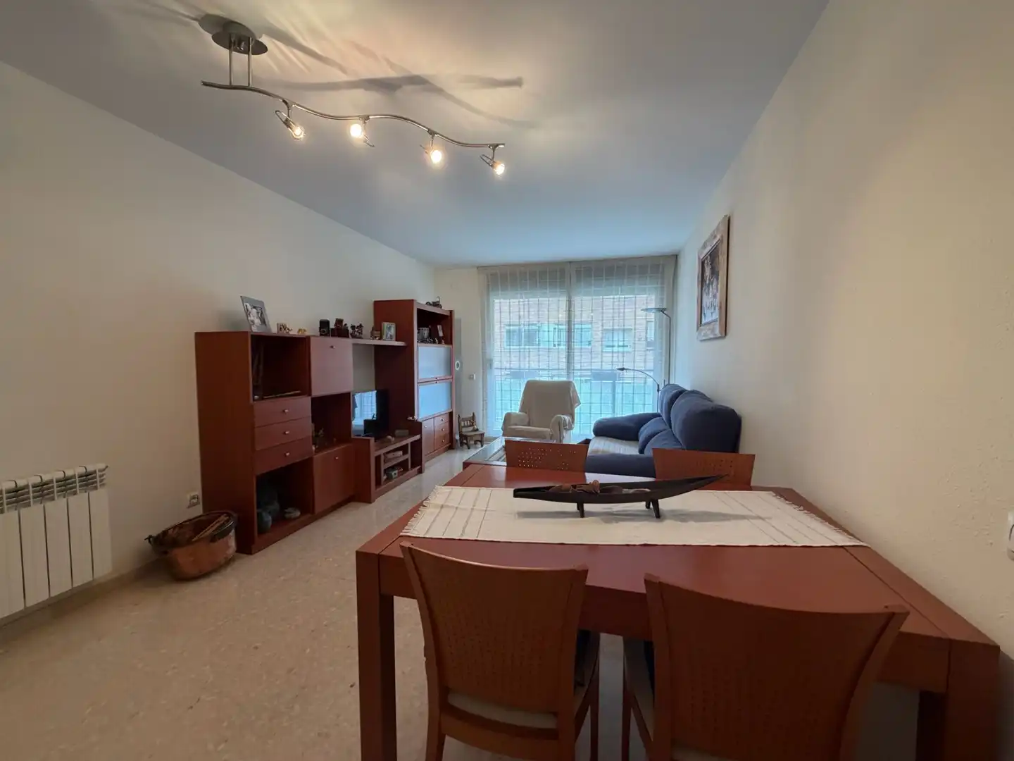 Sala de estar de Piso en venta en Sant Boi de Llobregat con Calefacción, Terraza y Amueblado