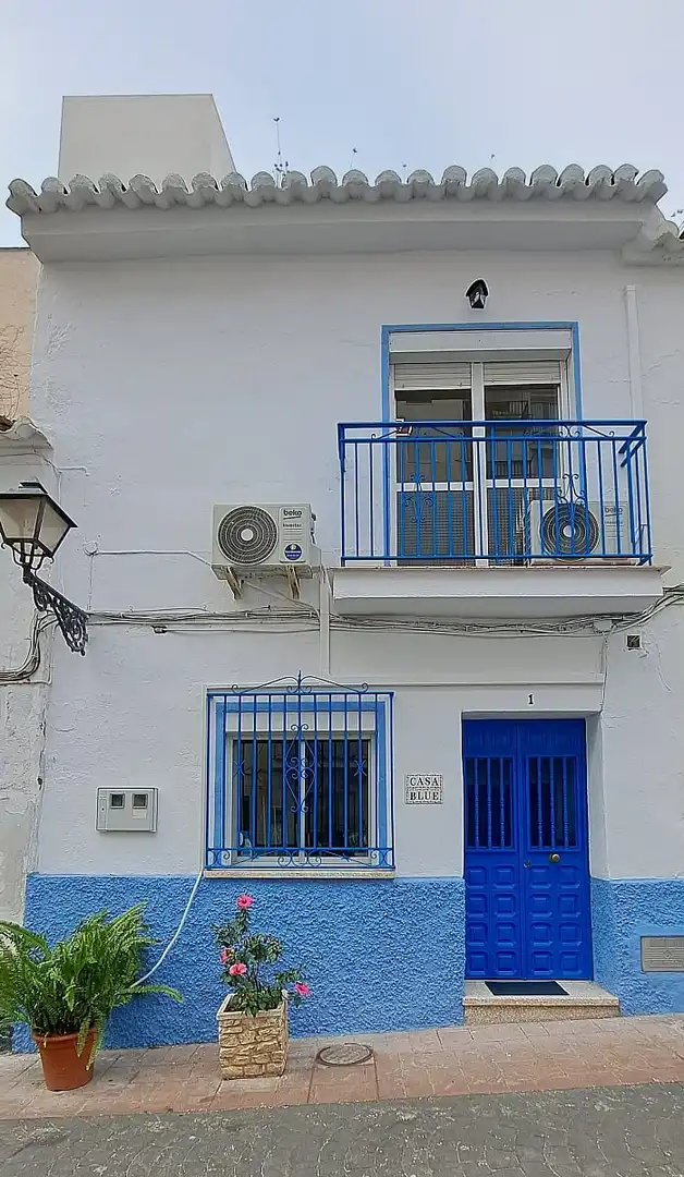 Vista exterior de Casa o xalet en venda en Torrox amb Aire condicionat i Terrassa