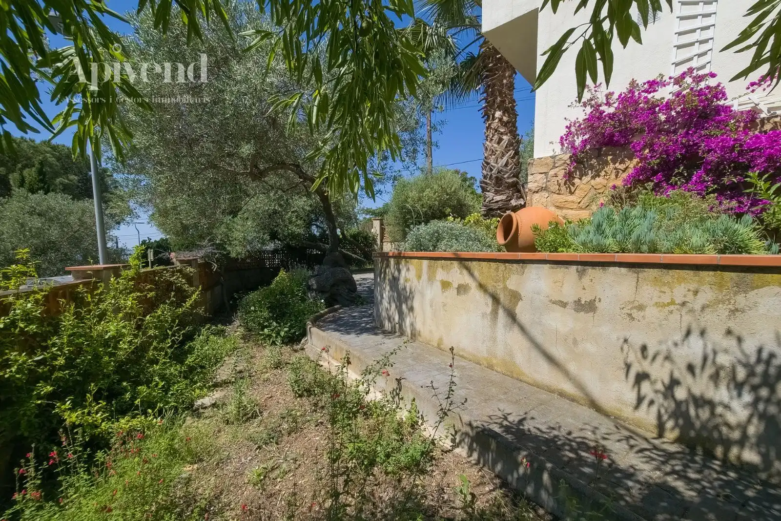 Garden of Houses for sale in Roses  with Air Conditioner, Heating and Private garden