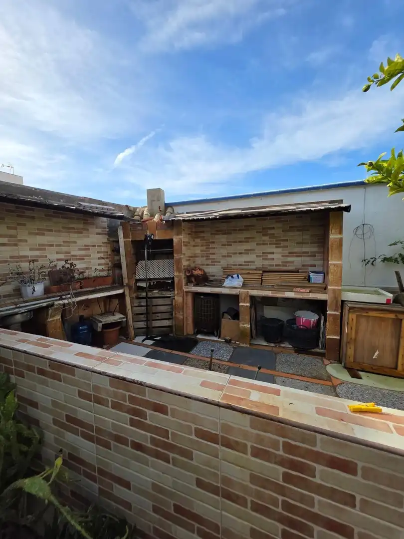 Vista exterior de Casa adosada en venta en La Victoria con Aire acondicionado, Calefacción y Jardín privado