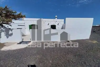 Vista exterior de Finca rústica en venta en Tías con Terraza, Amueblado y Microondas