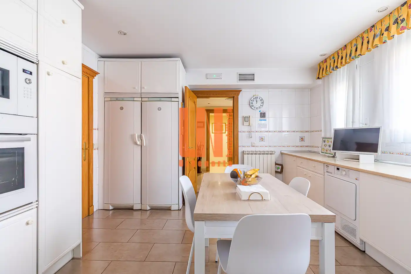 Cocina de Casa adosada en venta en Madrid con Aire acondicionado, Calefacción y Jardín privado