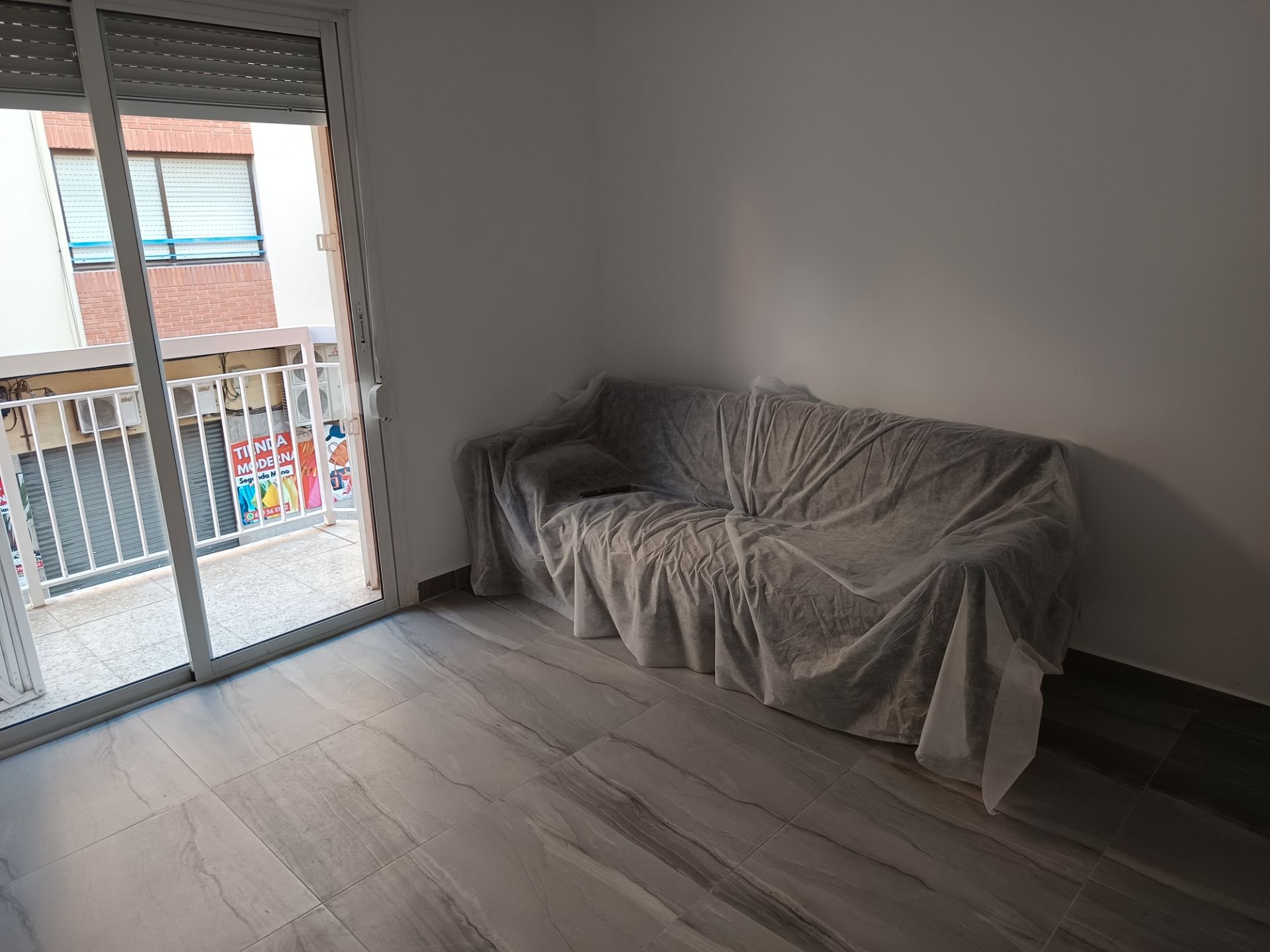 Dormitori de Apartament de lloguer en Alicante / Alacant amb Aire condicionat, Moblat i Rentadora