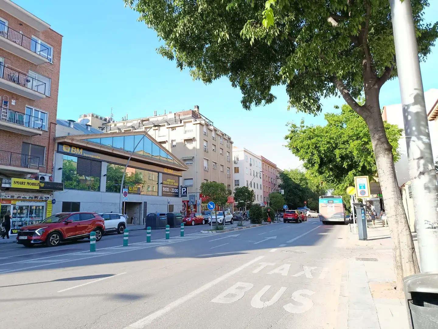 Vista exterior de Planta baja en venta en Madrid