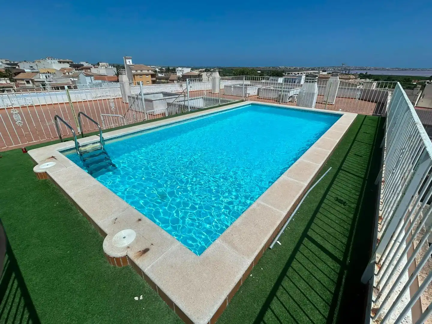 Piscina de Apartament en venda en Los Montesinos amb Aire condicionat, Moblat i Piscina comunitària