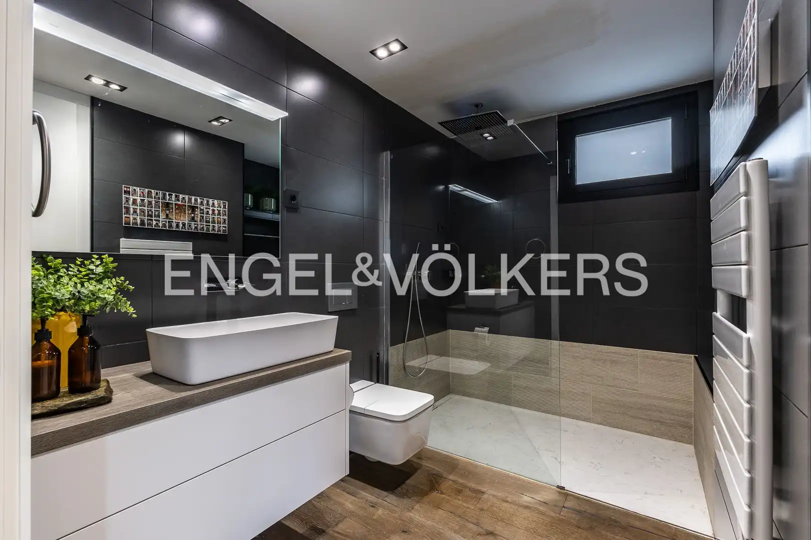 Bathroom of Houses for sale in Sant Cugat del Vallès  with Air Conditioner, Heating and Private garden