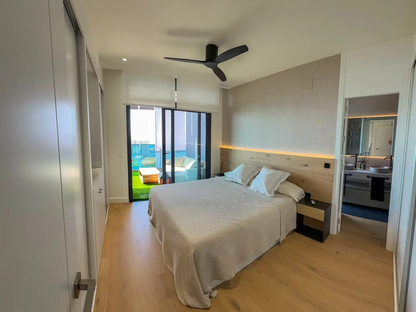 Apartamento con piscina en venta en Playa de Poniente, imagen 11