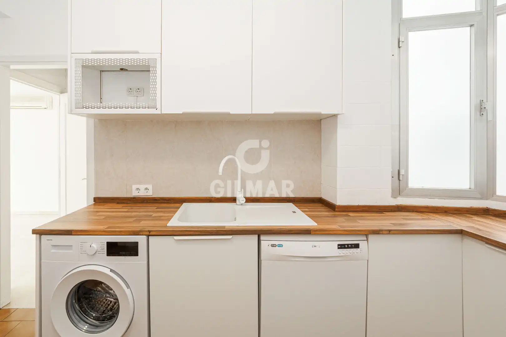Cocina de Piso en venta en Sevilla con Calefacción