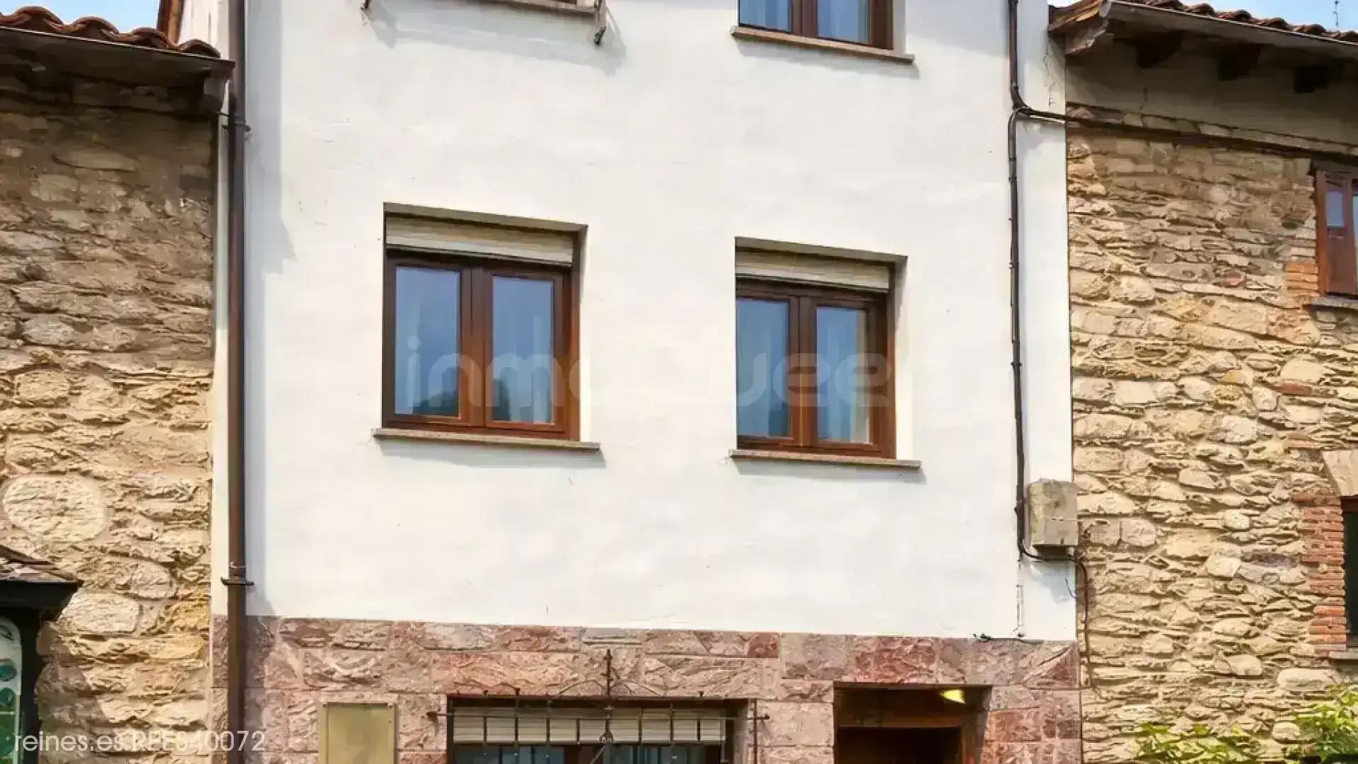 Vista exterior de Casa o xalet en venda en Ribadedeva amb Calefacció, Terrassa i Moblat