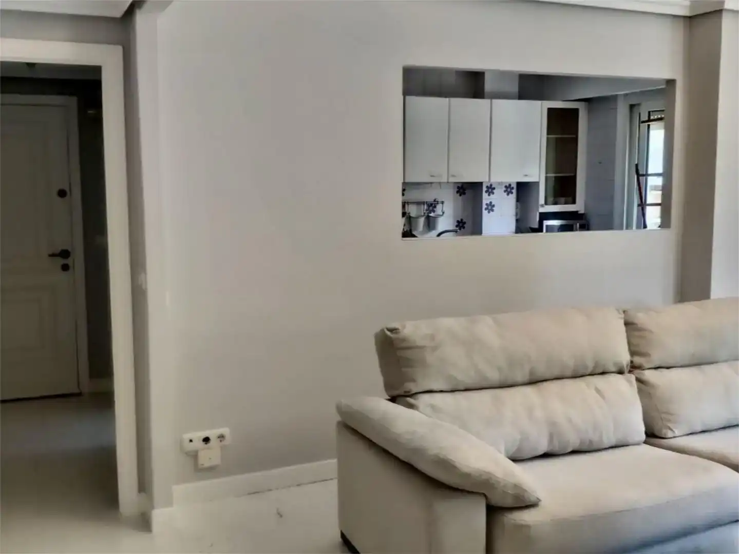 Wohnzimmer von Wohnung zur Miete in Zarautz mit Privatgarten, Parkett und Schwimmbad