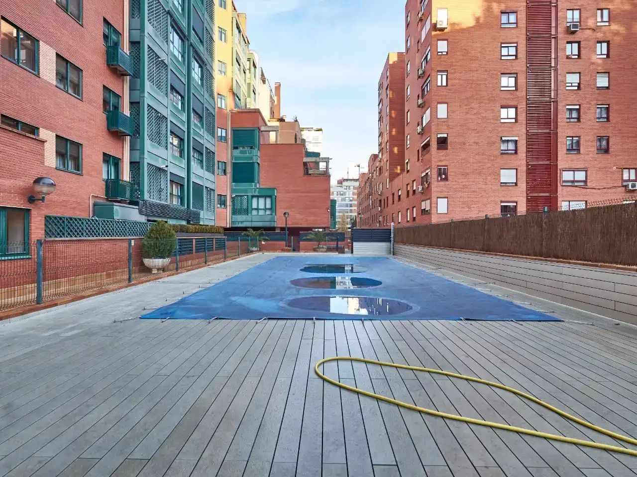 Piscina de Estudi en venda en Madrid amb Aire condicionat, Jardí privat i Parquet