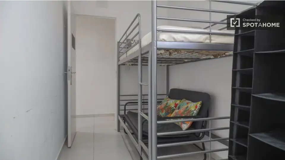 Habitación en Cortes - Huertas