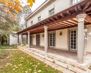 Vista exterior de Casa o xalet en venda en  Madrid Capital amb Aire condicionat, Calefacció i Jardí privat