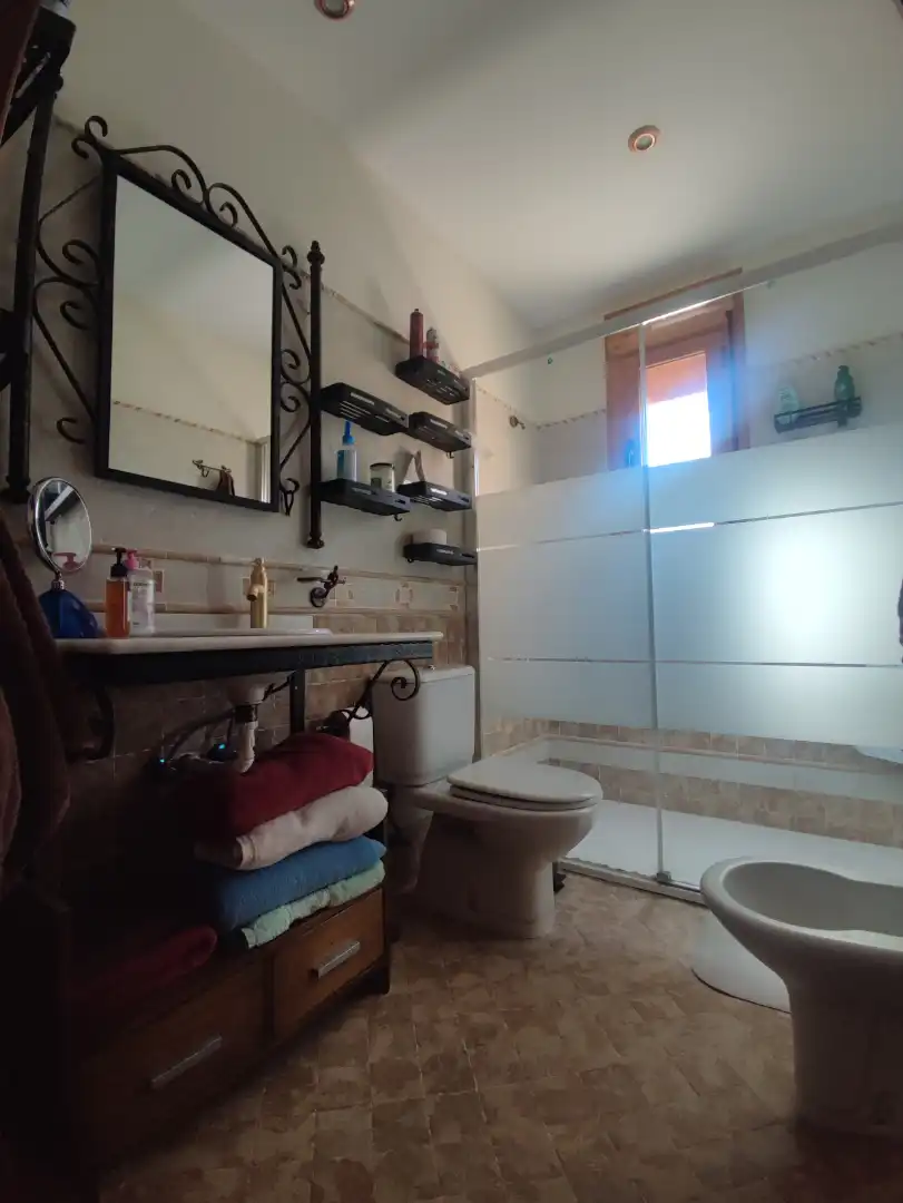 Bany de Casa o xalet en venda en Ciudad Real amb Aire condicionat, Calefacció i Jardí privat