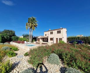 Jardí de Casa o xalet de lloguer en Montuïri amb Aire condicionat, Terrassa i Piscina