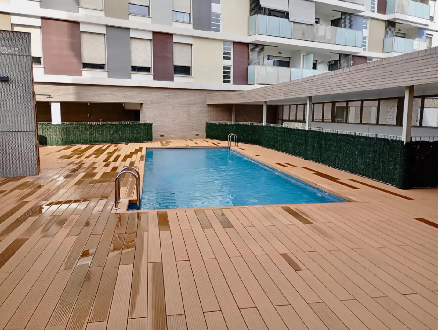 Piscina de Pis de lloguer en  Valencia Capital amb Aire condicionat, Jardí privat i Parquet