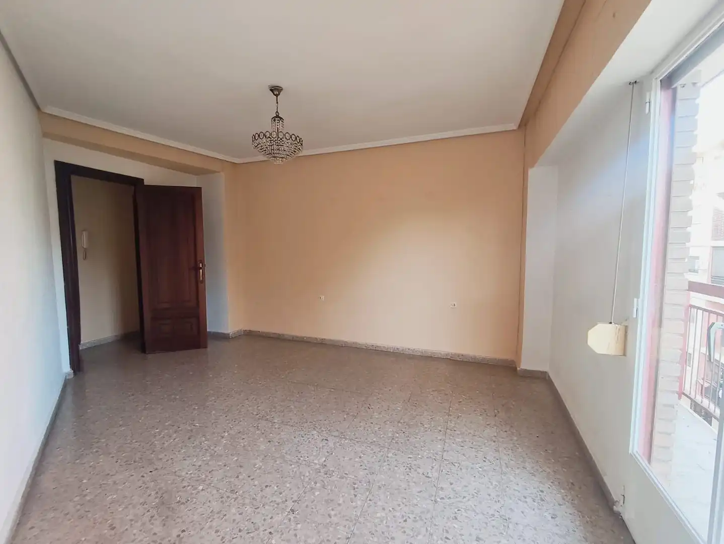 Piso en venta en Valencia con Balcón
