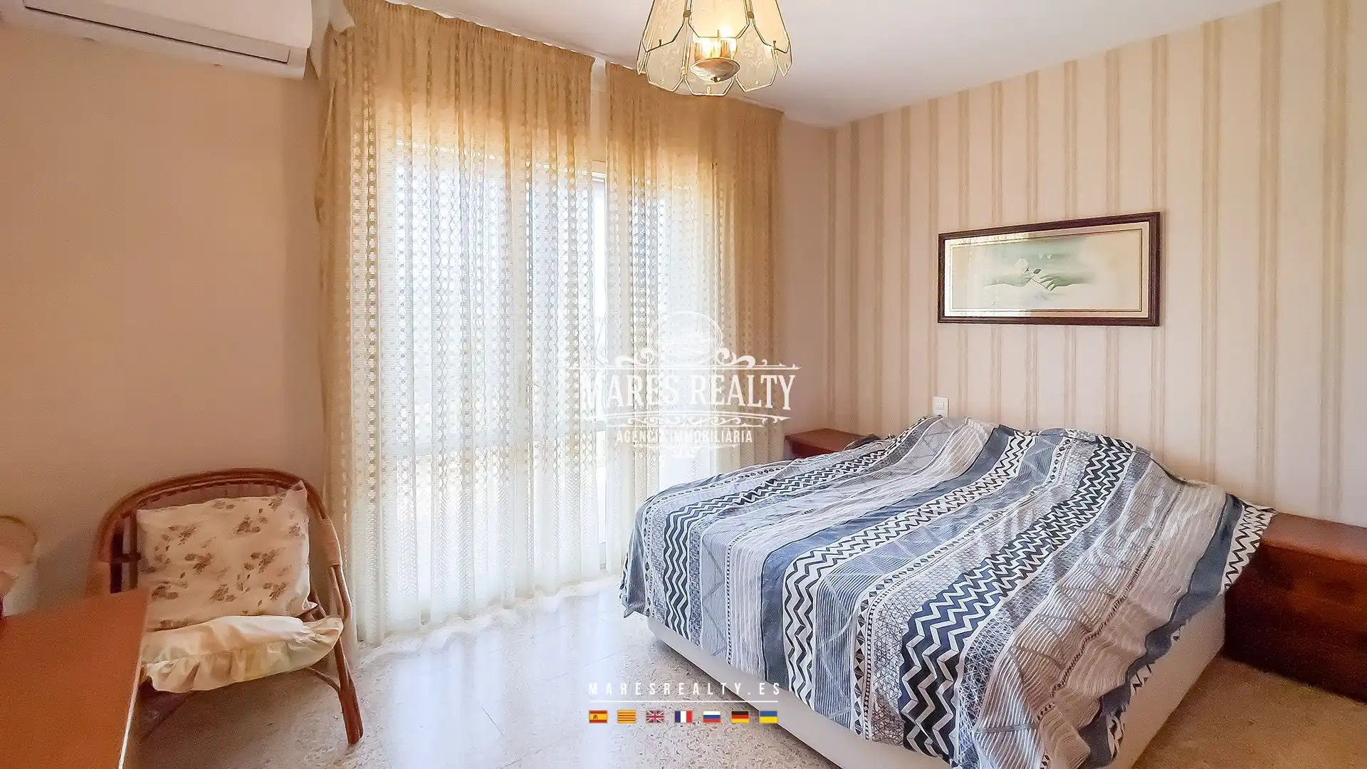 Schlafzimmer von Haus oder Chalet zum Verkauf in Lloret de Mar mit Klimaanlage, Heizung und Privatgarten