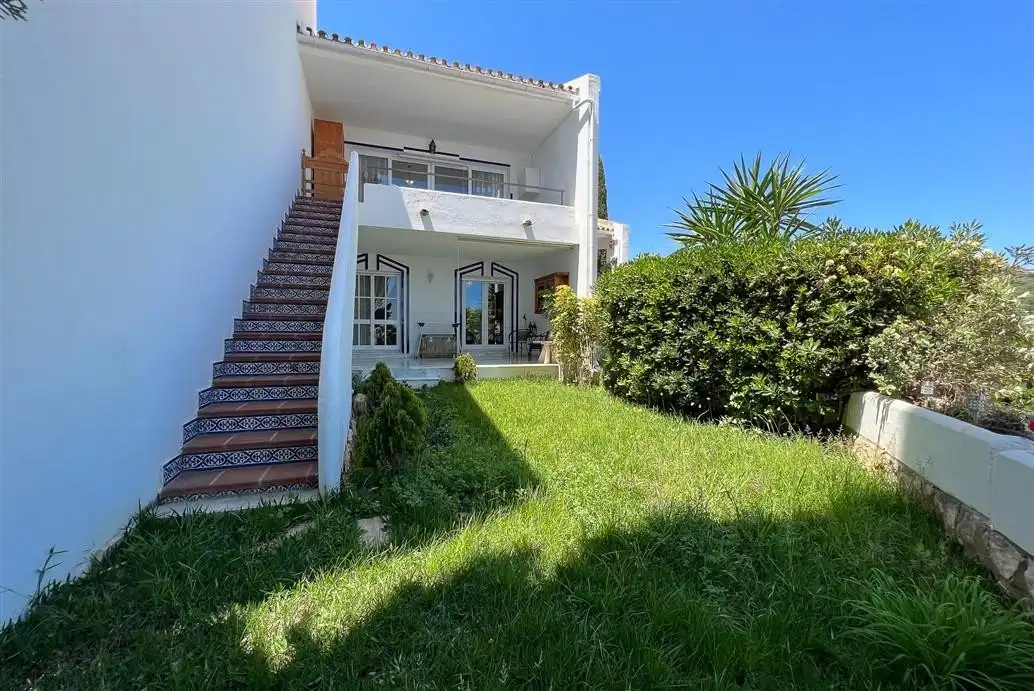 Vista exterior de Casa o xalet en venda en Mijas amb Aire condicionat, Calefacció i Terrassa