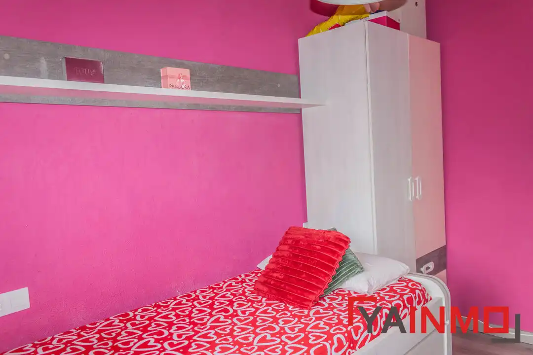 Bedroom of Flat for sale in Ariznabarra
