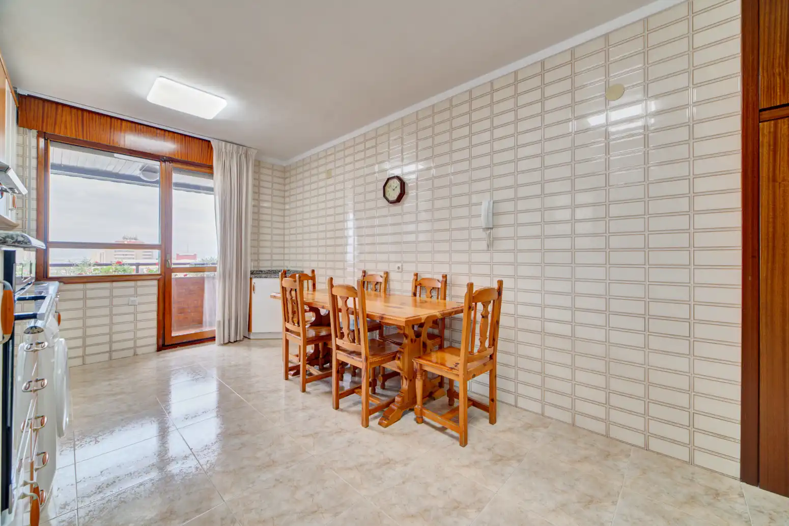 Comedor de Piso en venta en  Pamplona / Iruña con Calefacción, Parquet y Trastero