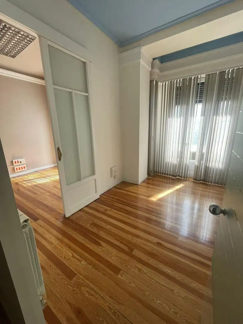 Office space with lift to rent in Calle Calle Miguel Iscar, imagen 5