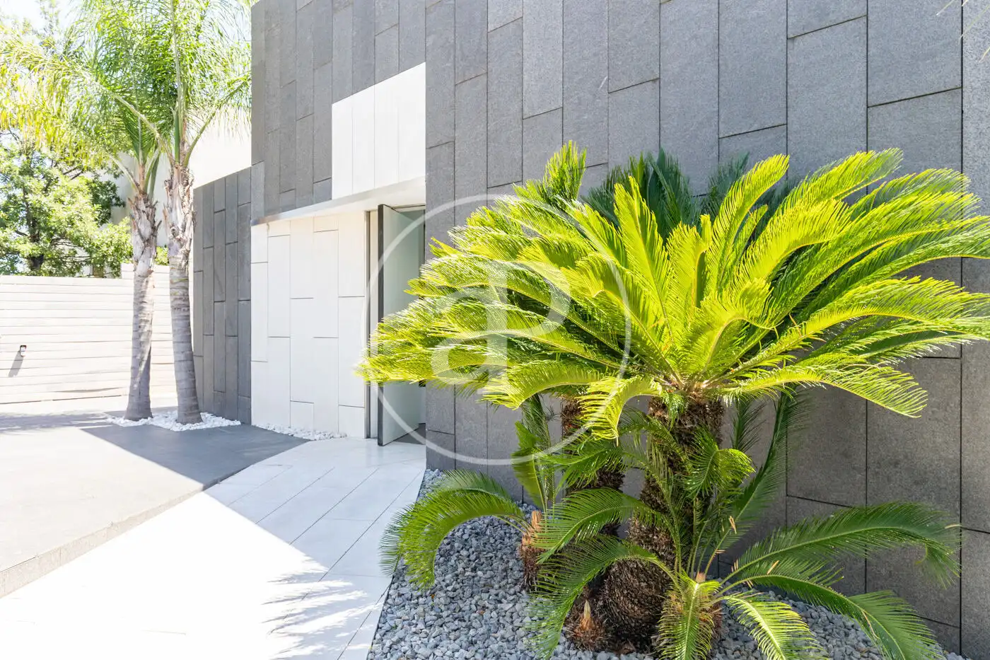 Vista exterior de Casa o xalet en venda en Sant Cugat del Vallès amb Aire condicionat, Calefacció i Jardí privat