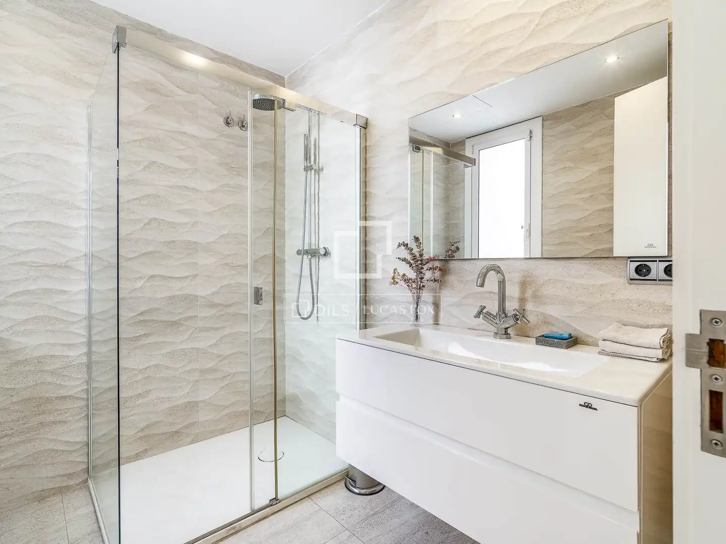 Baño de Ático en venta en Barcelona con Aire acondicionado, Calefacción y Terraza
