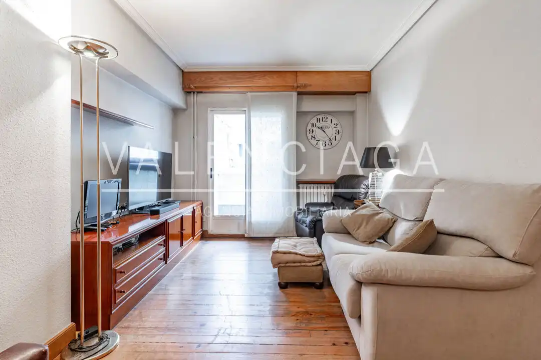 Piso con terraza en venta en Bergara Kalea, imagen 2