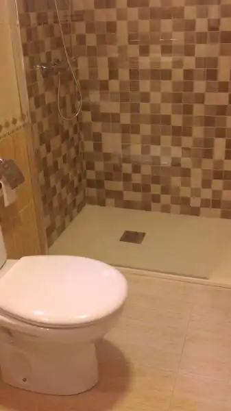 Baño de Piso de alquiler en Valencia con Amueblado y Balcón