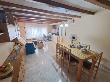 Casa a schiera con balcone in vendita a Carrer de Sant Antoni