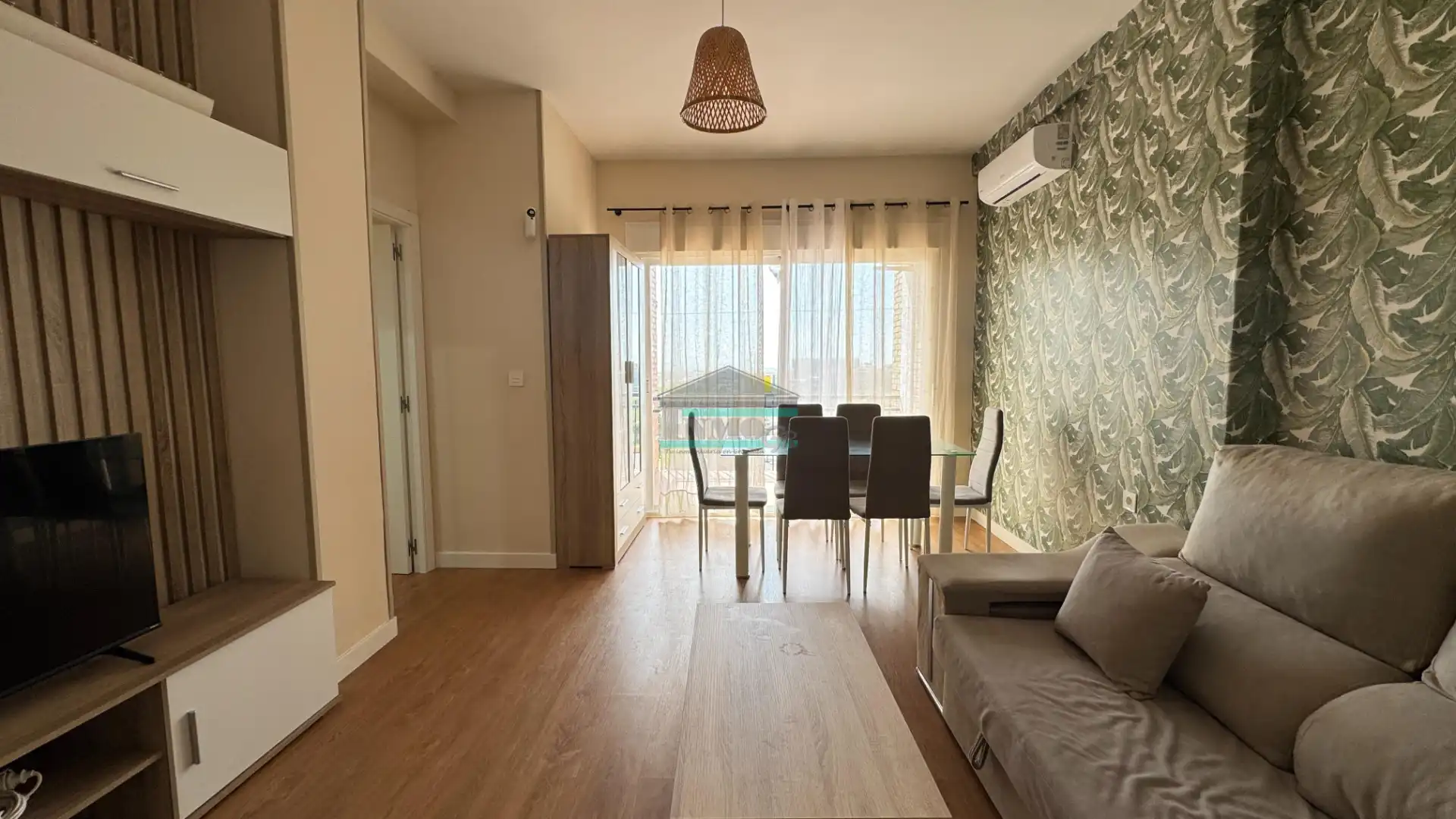 Living room of Flat for rent in Granada  with Air Conditioner, Heating and Terrace