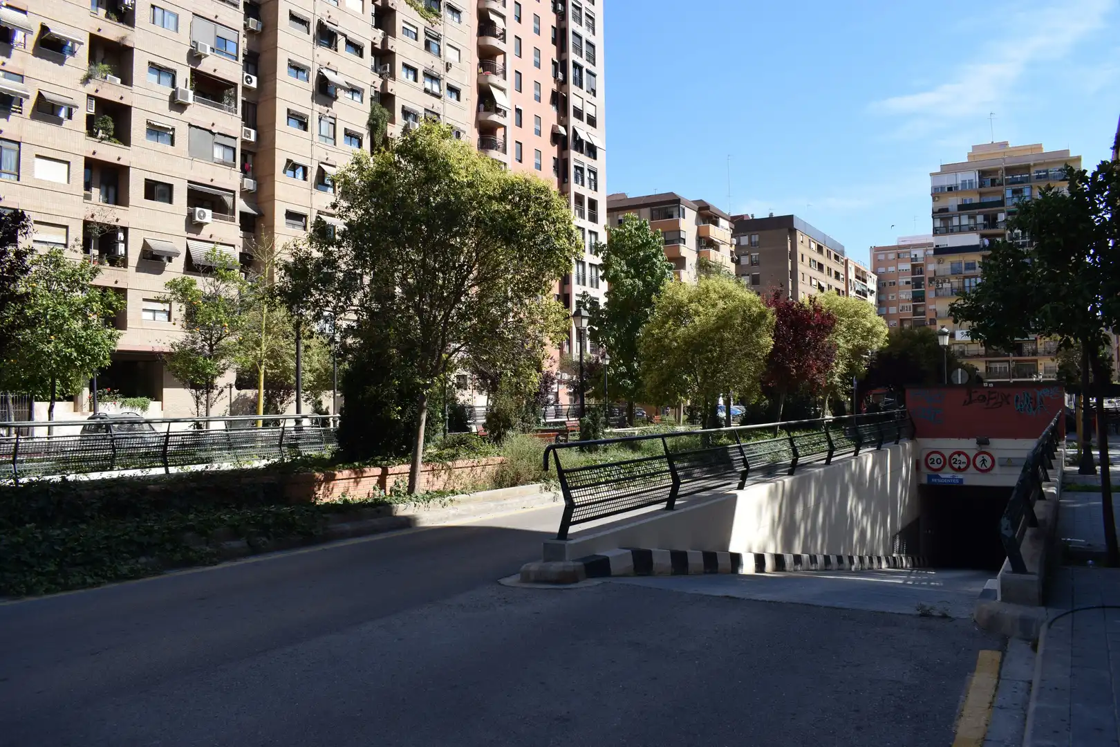 Vista exterior de Garatge en venda en Valencia