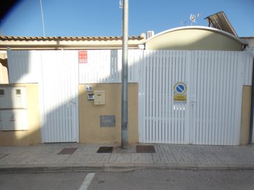 Casa amb jardí en venda a Los Cuarteros