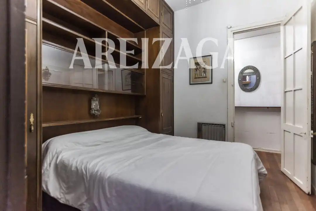 Habitación de Piso en venta en Donostia - San Sebastián  con Calefacción y Balcón
