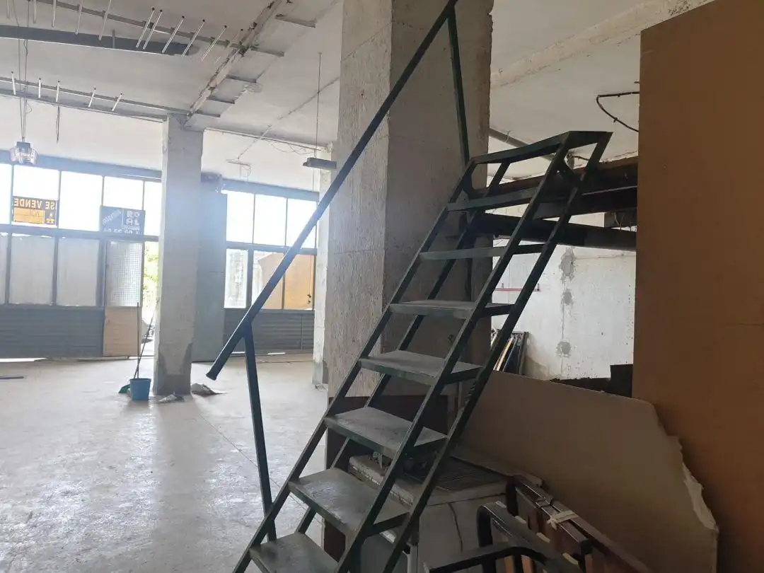 Business premises for sale in Calle Zalatambor, imagen 2