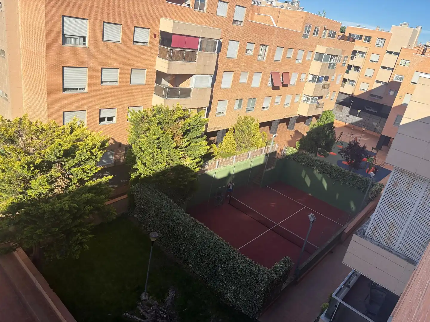 Parkplatz von Dachboden zum Verkauf in Yebes mit Klimaanlage, Heizung und Terrasse