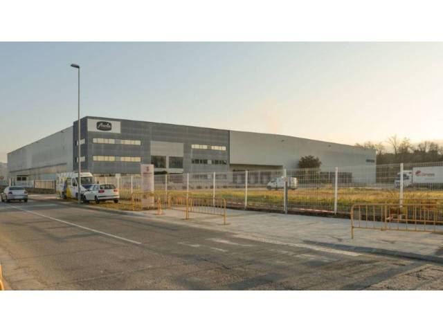 Nave industrial en Venta en camino de fornells en Campllong