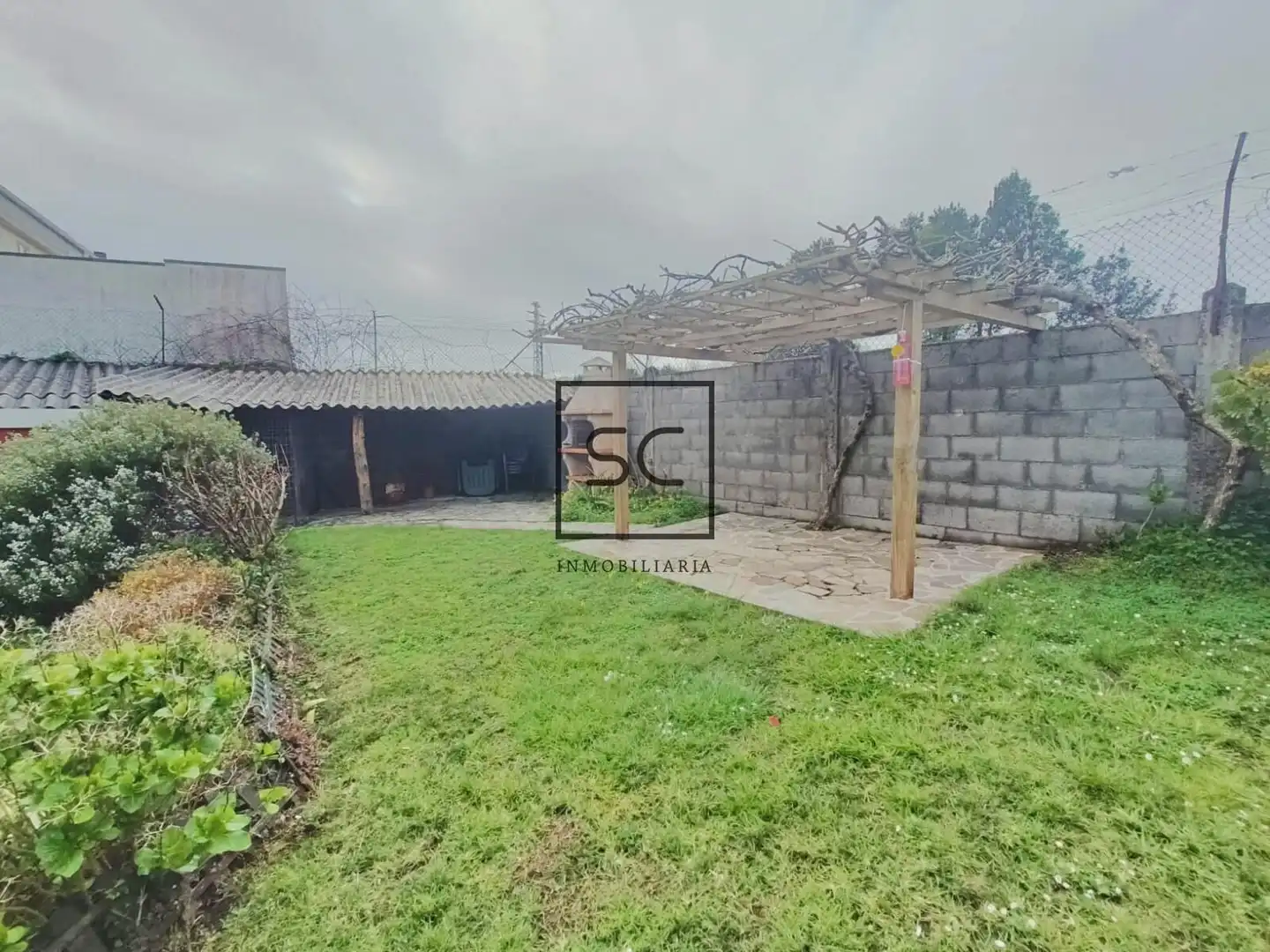 Casa o xalet en venda en Ferrol amb Calefacció, Jardí privat i Alarma