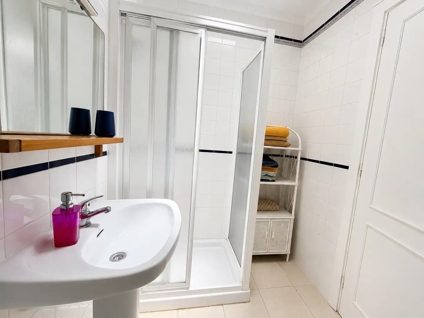 Badezimmer von Einfamilien-Reihenhaus zum Verkauf in Granadilla de Abona mit Terrasse, Ofen und Waschmaschine
