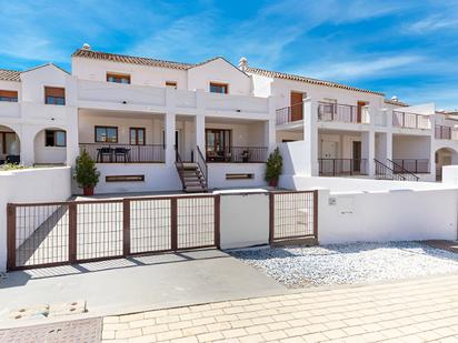 Vista exterior de Casa adosada en venda en Casares amb Aire condicionat, Calefacció i Terrassa