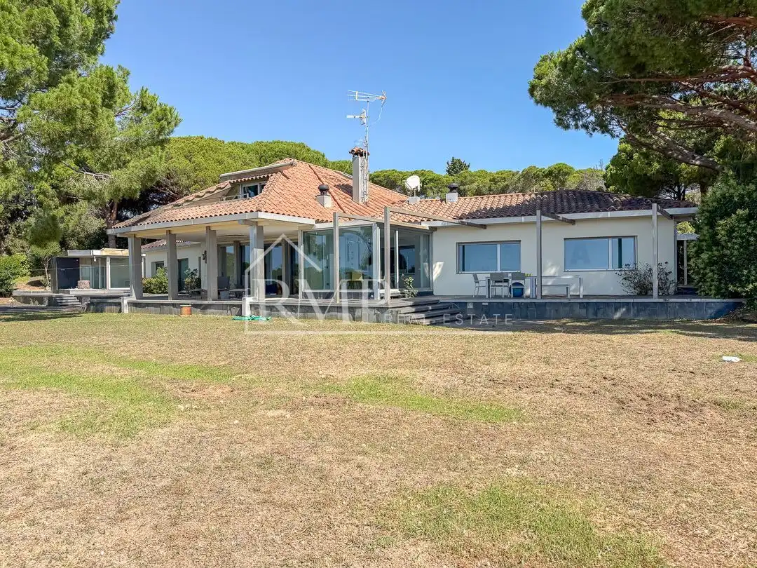 Vista exterior de Casa o chalet en venta en Arenys de Mar con Aire acondicionado, Calefacción y Jardín privado