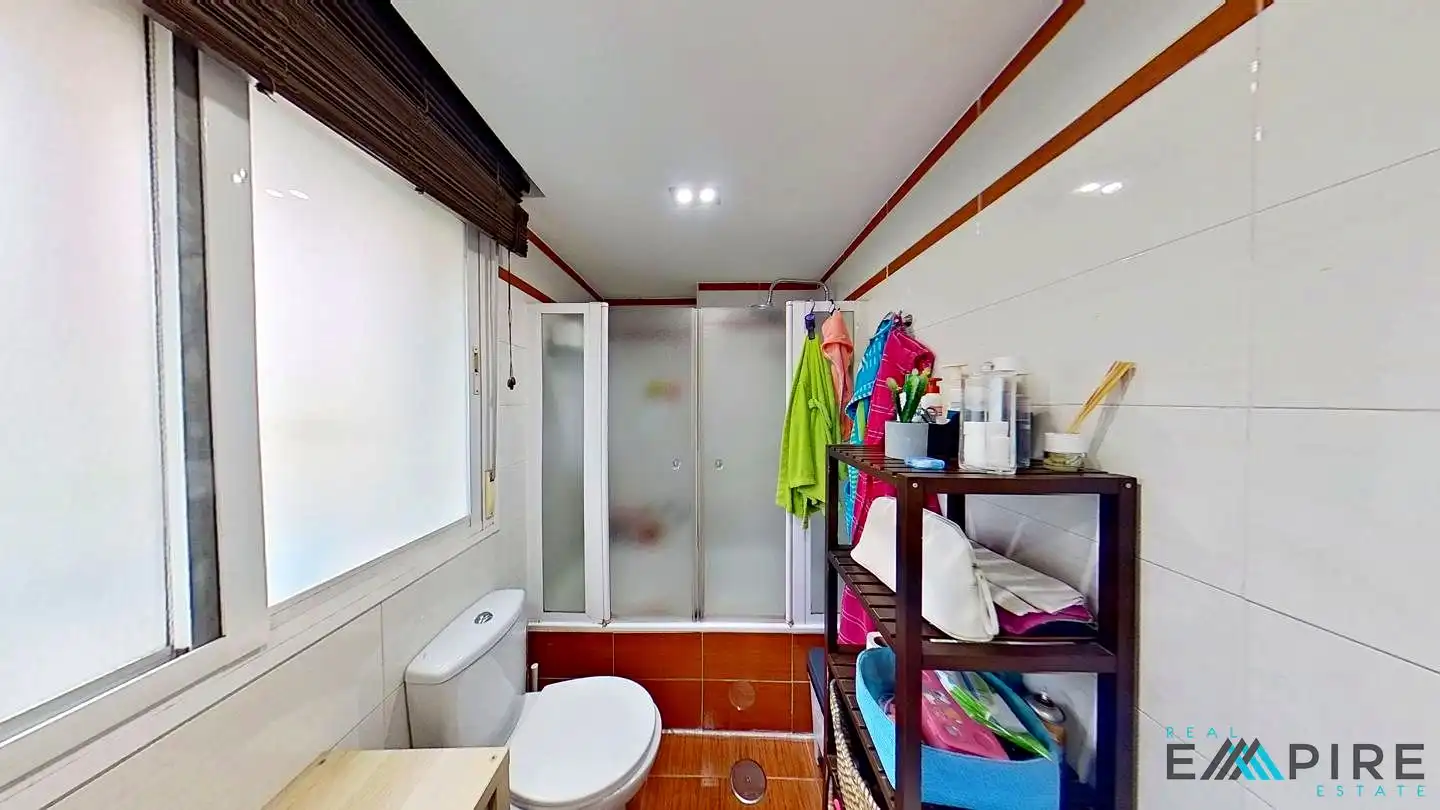 Baño de Dúplex en venta en Parla con Aire acondicionado, Calefacción y Terraza