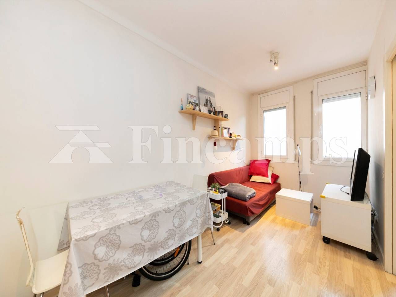 Dormitori de Estudi en venda en Sabadell amb Parquet i Traster