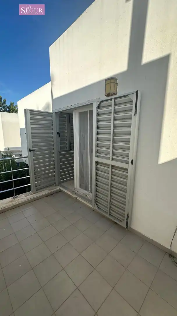 Terrassa de Casa adosada en venda en Conil de la Frontera amb Jardí privat, Terrassa i Piscina comunitària